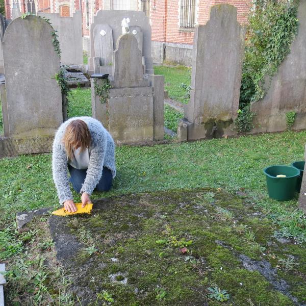 Week van het Onderhoud: Kom jij mee grafstenen reinigen? © Erfgoed Voorkempen