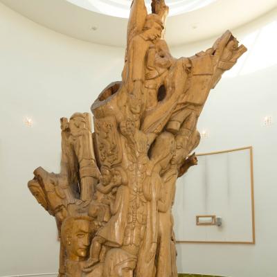 de kruin van de gebeeldhouwde Lindeboom