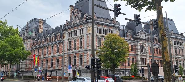 Foto van het Oud Justitiepaleis te Antwerpen