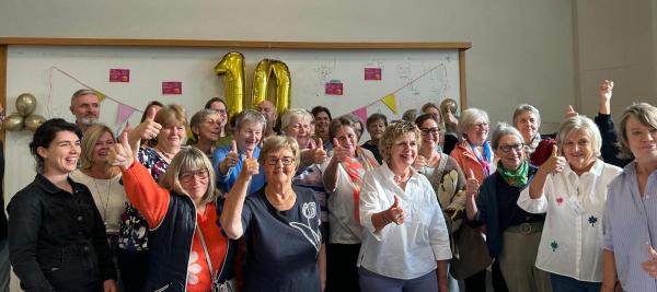 groepsfoto voor de viering van 10 jaar de NetZak
