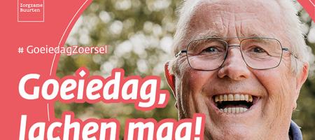een man lacht enthousiast
