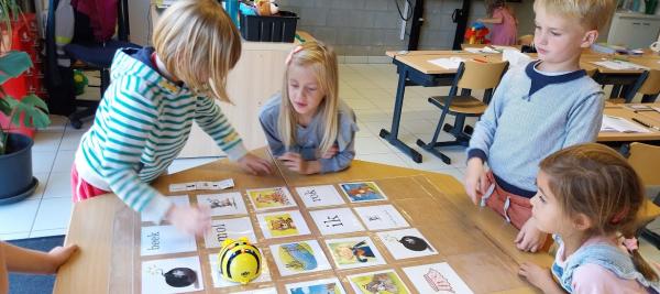 Bee-Bots en tablets in het eerste leerjaar