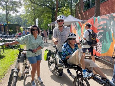 recreatieve fietsers klaar voor de start
