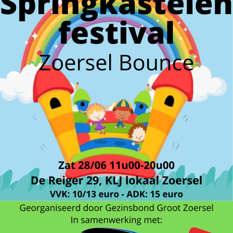 springkasteel met springende kinderen