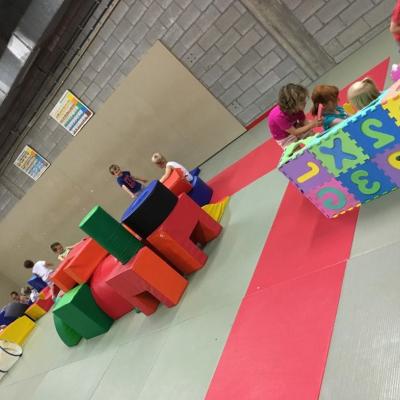 Helden in de sportzaal © Heyo Vakantiekampen