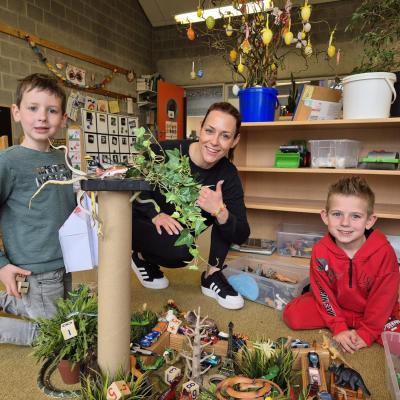 ouders doen dagje mee met de kleuters